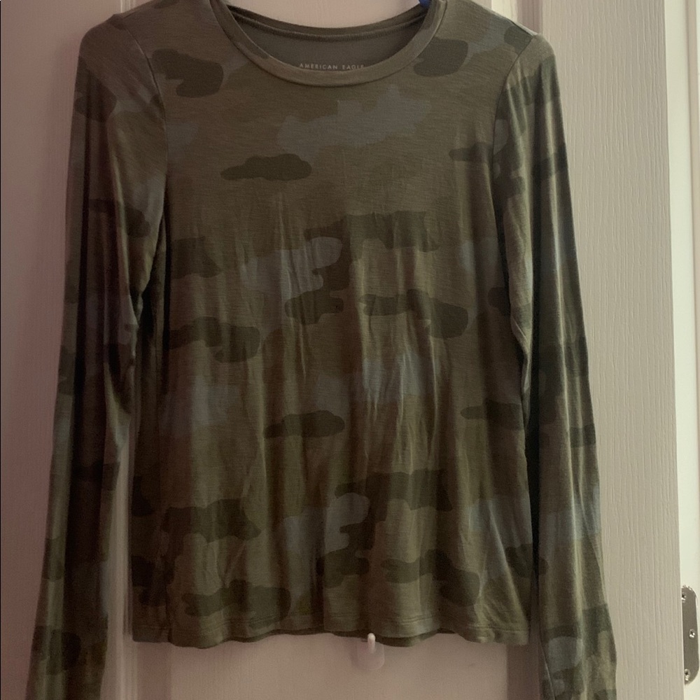American eagle camo T-shirt